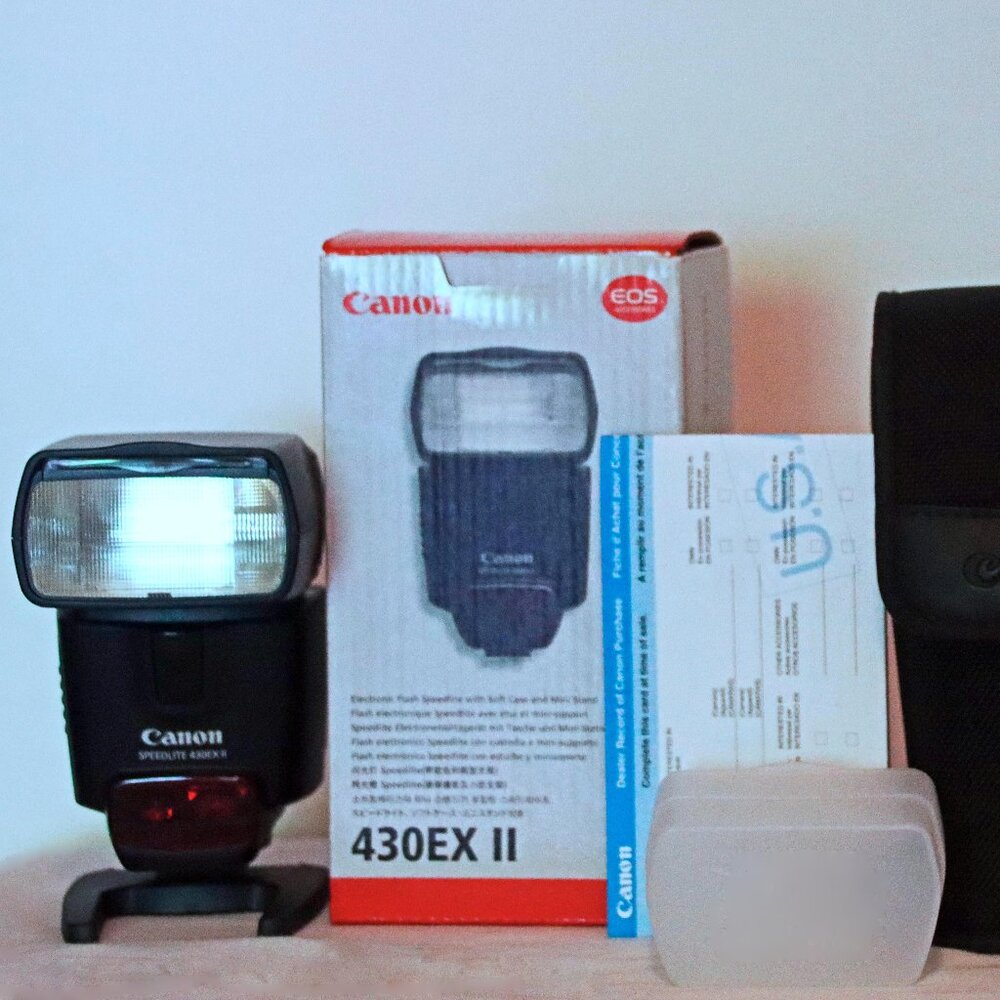 Canon 430EX II Speedlite + Case, Mini-Stand, Instructions, Diffuser, Box, MINT
